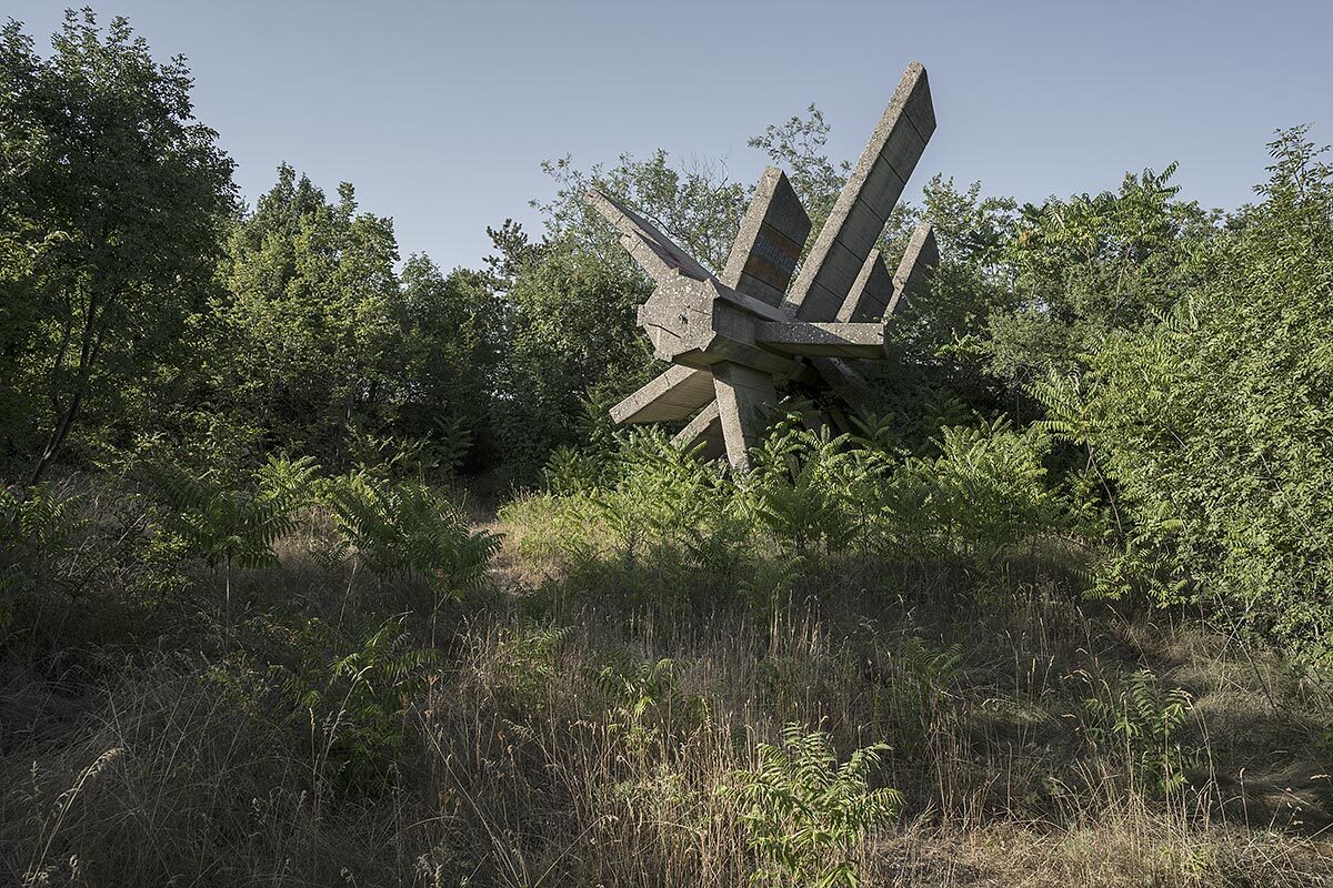 partisan salvation, fallen #34.1, croatia, 2017 (25m high ww2 memorial built in 1969 for partisans who conquered knin in 1944, in the balkan war it was blown up when the croatian army took over in 1995)