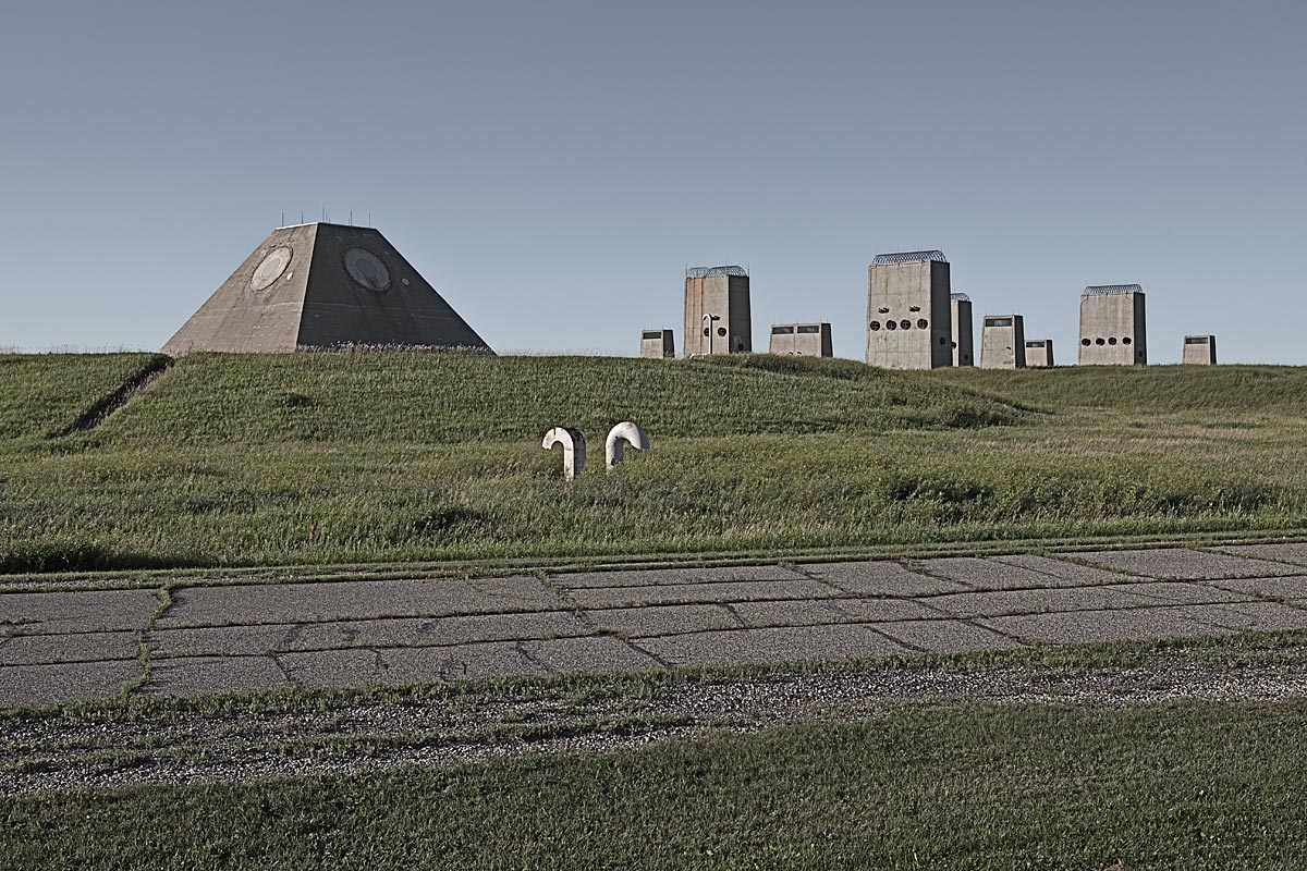 unimpeded massive retaliation, rip #36, USA, 2011 (safeguard anti-ballistic missile system, 8y development, congress decided to shut it down after 1 day of full operation)